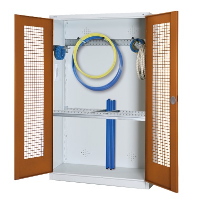 Modulaire sportmateriaalkast met basisuitrusting, hxbxd 195x120x50 cm, met vleugeldeuren van geperforeerd plaatstaal, Sienarood (RDS 050 40 50), Lichtgrijs (RAL 7035)