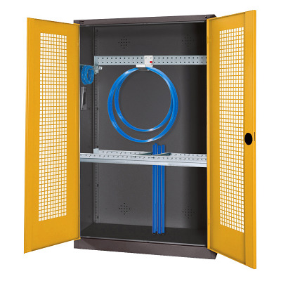 C+P Modulaire kast voor sportuitrusting "Basisuitrusting" met vleugeldeuren van geperforeerd plaatstaal, HxBxD 195x120x50 cm, Verkeersgeel (RAL 1023), Afzonderlijk slot per kast