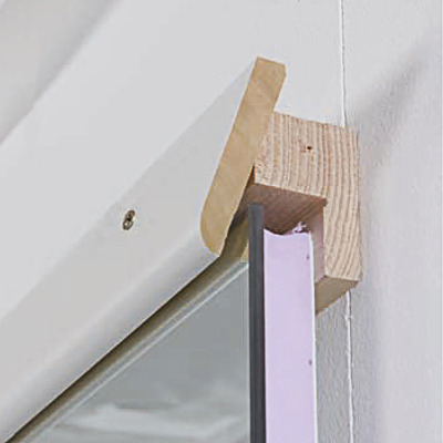 Bevestigingsset voor veiligheidsspiegel "Crystal", Afdeklijst wit, 220x4x3x cm