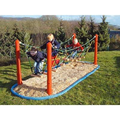 Huck Seiltechnik Avonturenbrug met houten looptreden