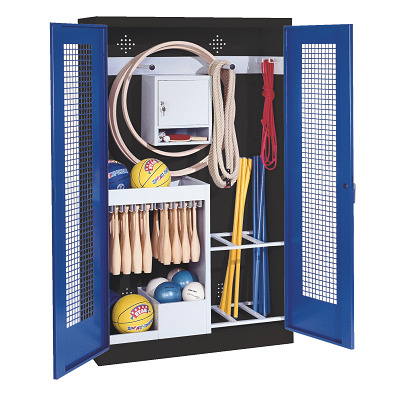 C+P Kast voor sportuitrusting met geperforeerde plaatstaal vleugeldeuren (Type 1), HxBxD195x120x50 cm, Ergo-Lock handgreep, Afzonderlijk slot per kast