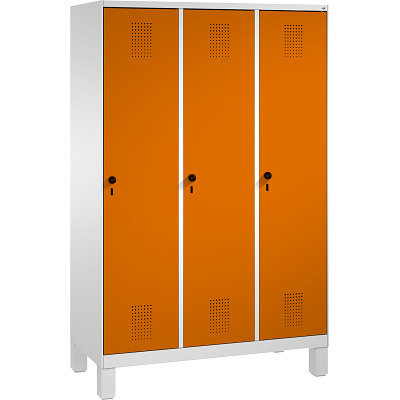 C+P Garderobekast/locker S 3000 Evolo, vakbreedte 40 cm, met poten, Geel-oranje (RAL 2000), 185x120x50 cm/ 3 Abteile