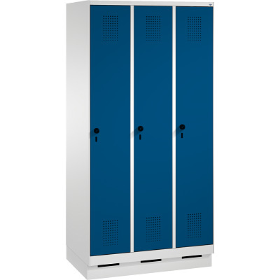 C+P Garderobekast/locker S 3000 Evolo, vakbreedte 30 cm, met sokkel, Gentiaanblauw (RAL 5010), 180x90x50 cm/ 3 vakken