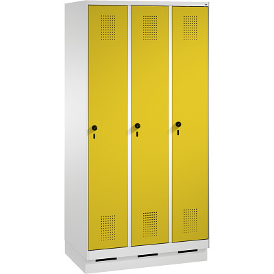 C+P Garderobekast/locker S 3000 Evolo, vakbreedte 30 cm, met sokkel, Fel geel (RDS 080 80 60), 180x90x50 cm/ 3 vakken