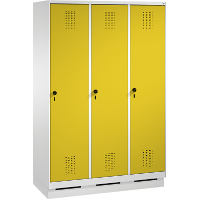 C+P Garderobekast/locker S 3000 Evolo, vakbreedte 40 cm, met sokkel, Fel geel (RDS 080 80 60), 180x120x50 cm/ 3 vakken