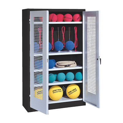 C+P Kast voor sportuitrusting met geperforeerde plaatstaal vleugeldeuren (Type 2), HxBxD195x120x50 cm, Ergo-Lock handgreep, Uniforme vergrendeling