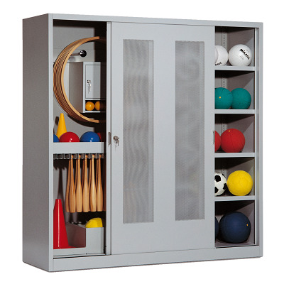 C+P Kast voor sportuitrusting met schuifdeuren van geperforeerd plaatstaal (Type 5), HxBxD 195x190x60 cm, Lichtgrijs (RAL 7035), Uniforme vergrendeling
