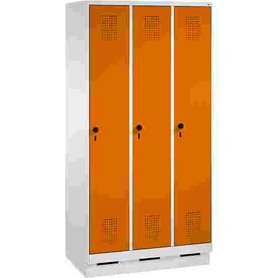 C+P Garderobekast/locker &quot;S 3000 Evolo&quot;, vakbreedte 30 cm, met sokkel 180x90x50 cm/ 3 vakken, Geel-oranje (RAL 2000)