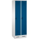 C+P Garderobekast/locker "S 3000 Evolo", vakbreedte 30 cm, met sokkel 180x60x50 cm/ 2 vakken, Gentiaanblauw (RAL 5010)